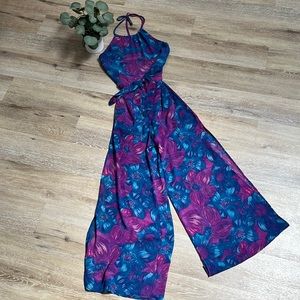 Forever 21 Gorgeous Summer Halter Jumpsuit Size Xs